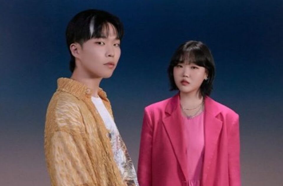 AKMU’s “Give Love” Music Video Surpasses 100 Million Views