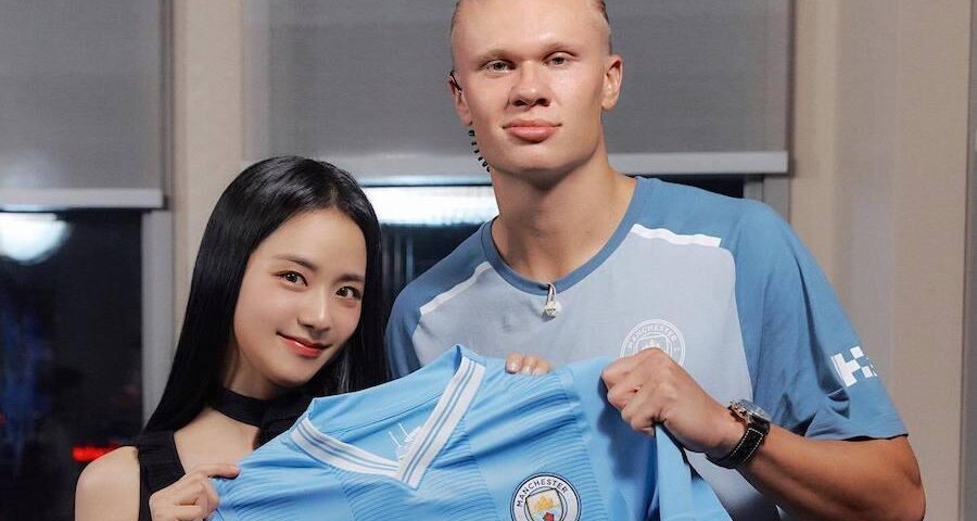 Watch: BLACKPINK’s Jisoo Teaches Manchester City’s Star Striker Erling Haaland How To Do The “FLOWER” Challenge